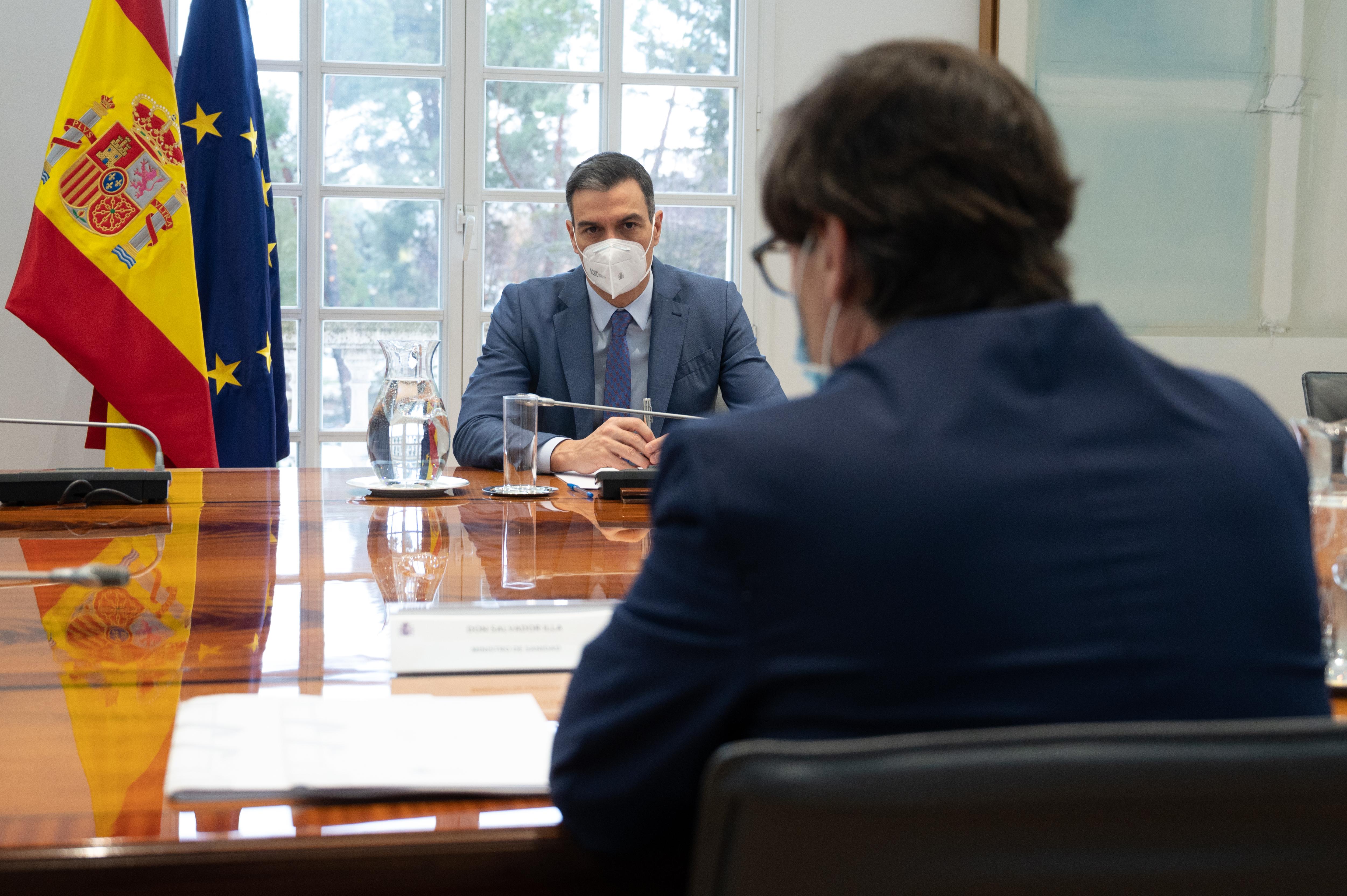 El presidente del Gobierno, Pedro Sánchez, y el ministro de Sanidad, Salvador Illa, durante una reunión del Comité de Seguimiento. Europa Press. 
