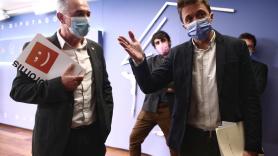 El diputado de Compromís en el Congreso, Joan Baldoví (i) y el portavoz de Más País en el Congreso, Íñigo Errejón