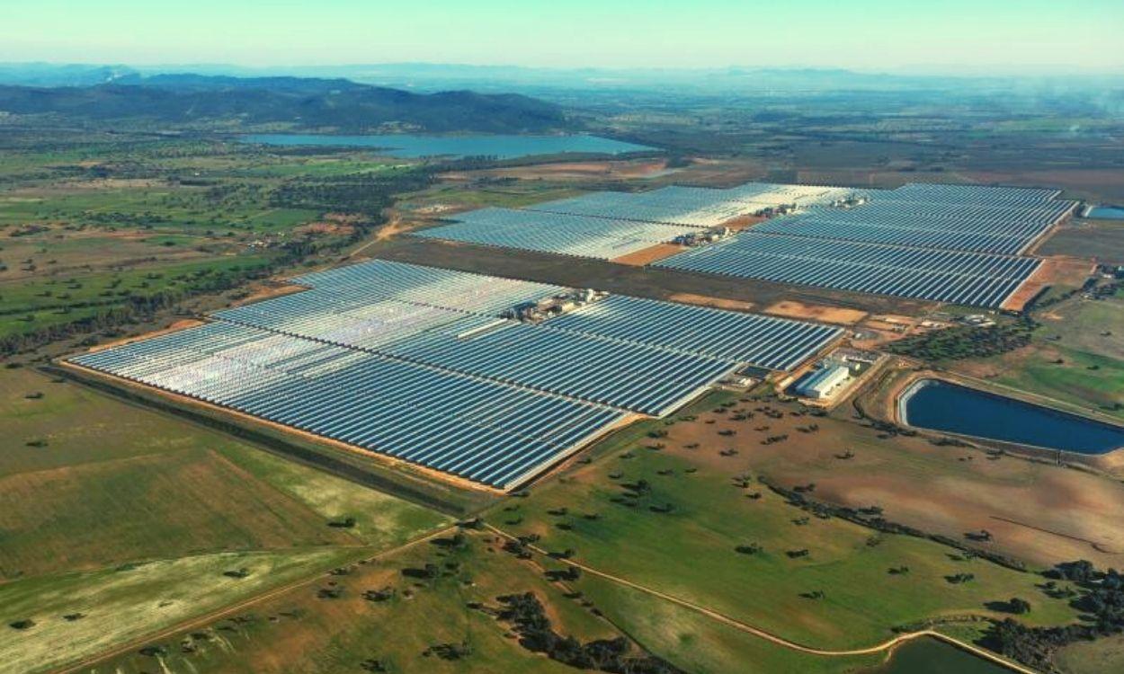 Imagen de paneles solares que proporcionan energía eléctrica.