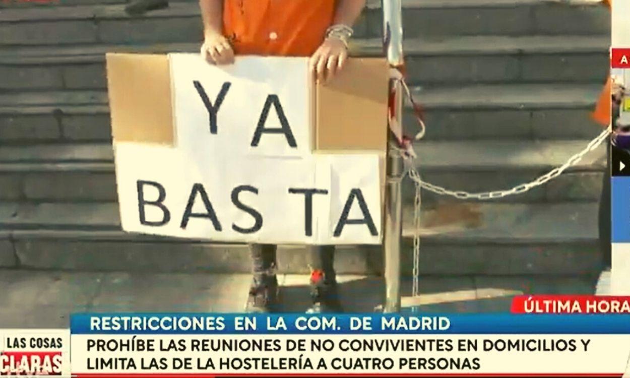 "Basta ya" el lema de las enfermeras ante los traslados forzosos al Zendal en 'Las Cosas Claras'.