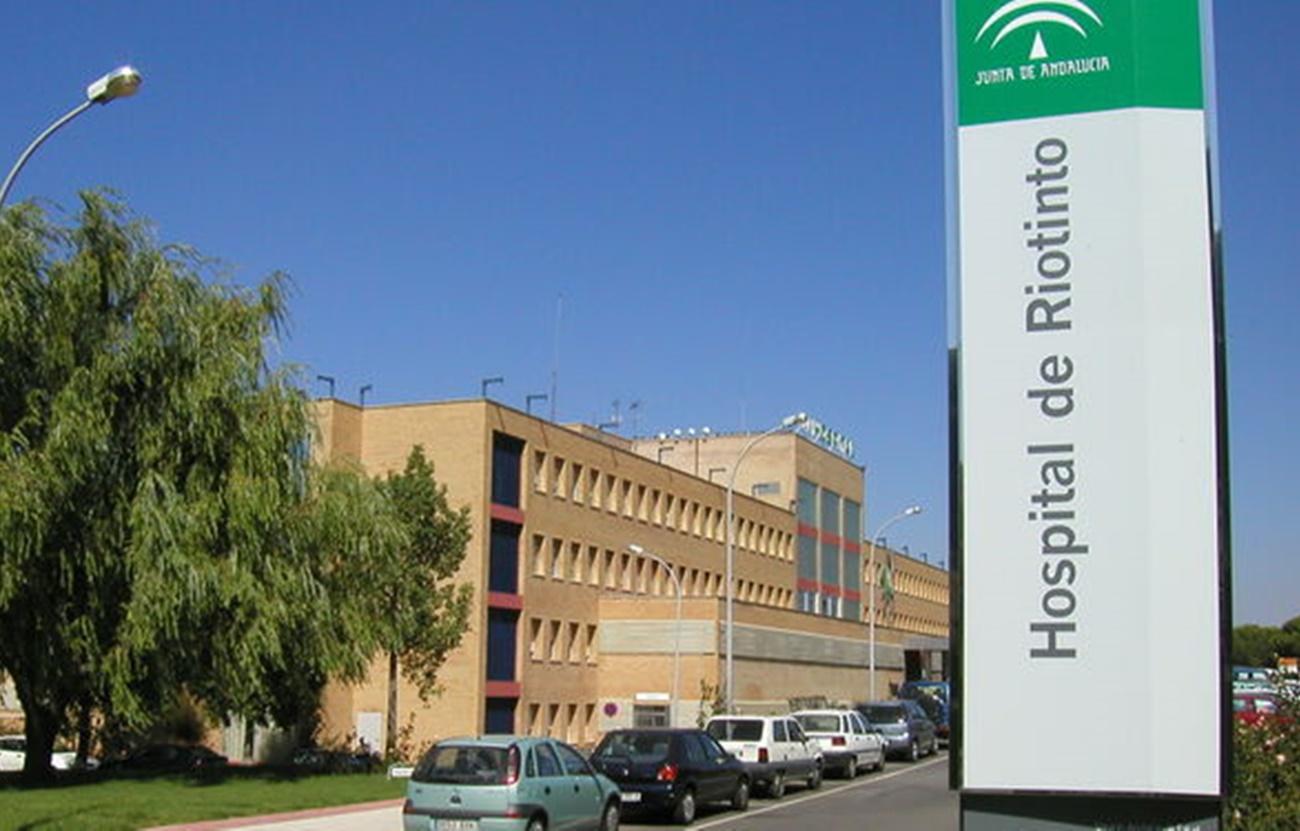 Acceso principal al Hospital de Riotinto. 