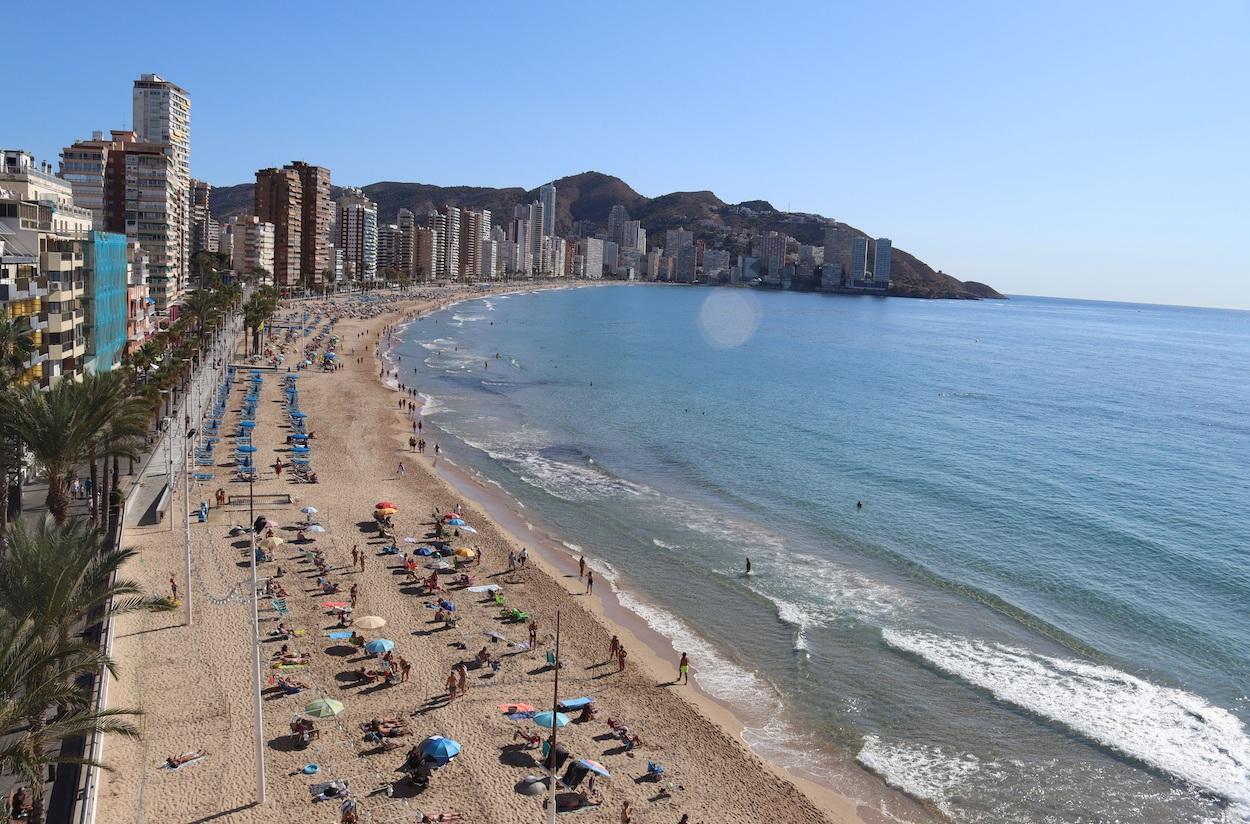 Playa de Benidorm durante el puente de Octubre