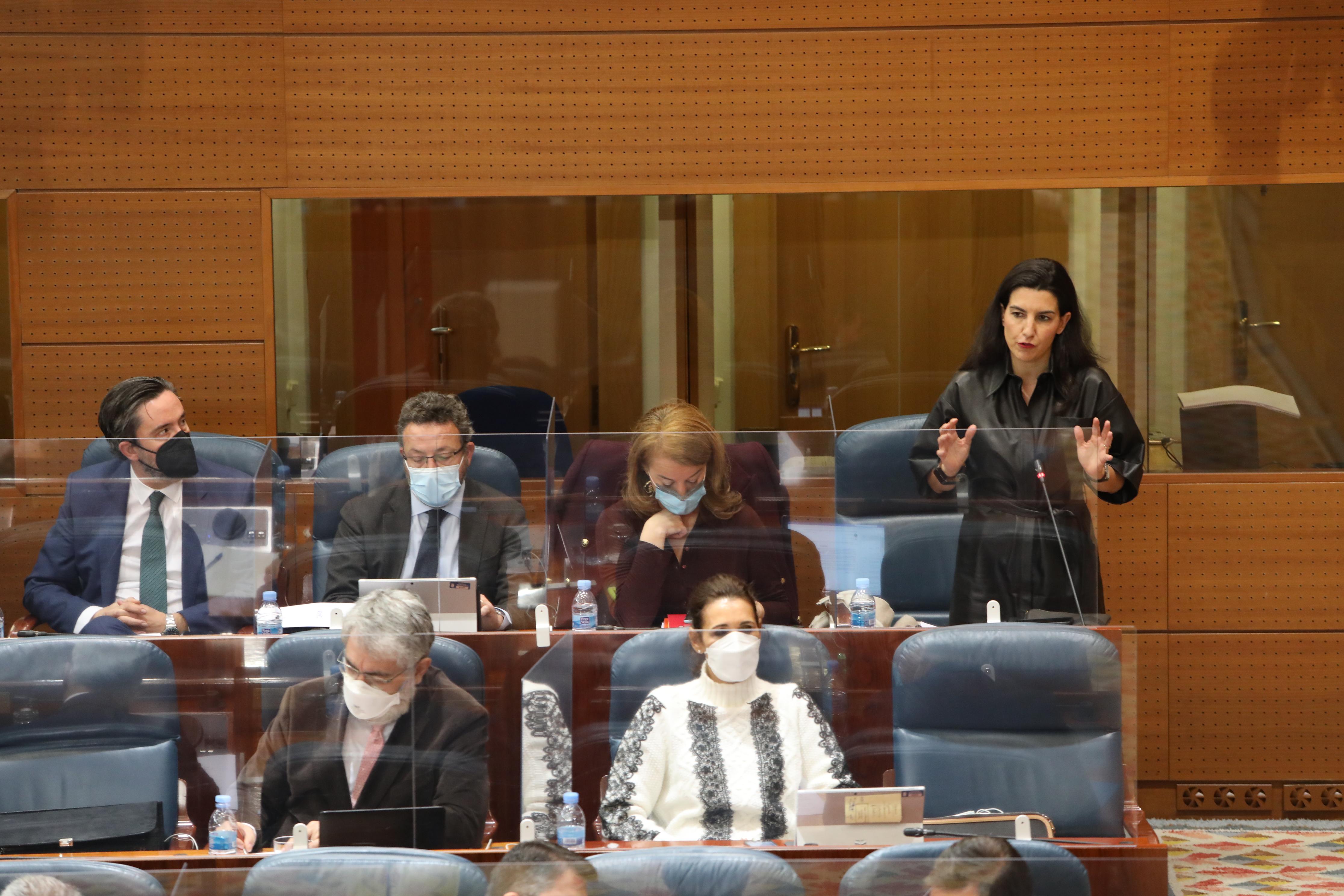 La portavoz de Vox, Rocío Monasterio, interviene durante una sesión plenaria celebrada en la Asamblea de Madrid, en Madrid, (España),