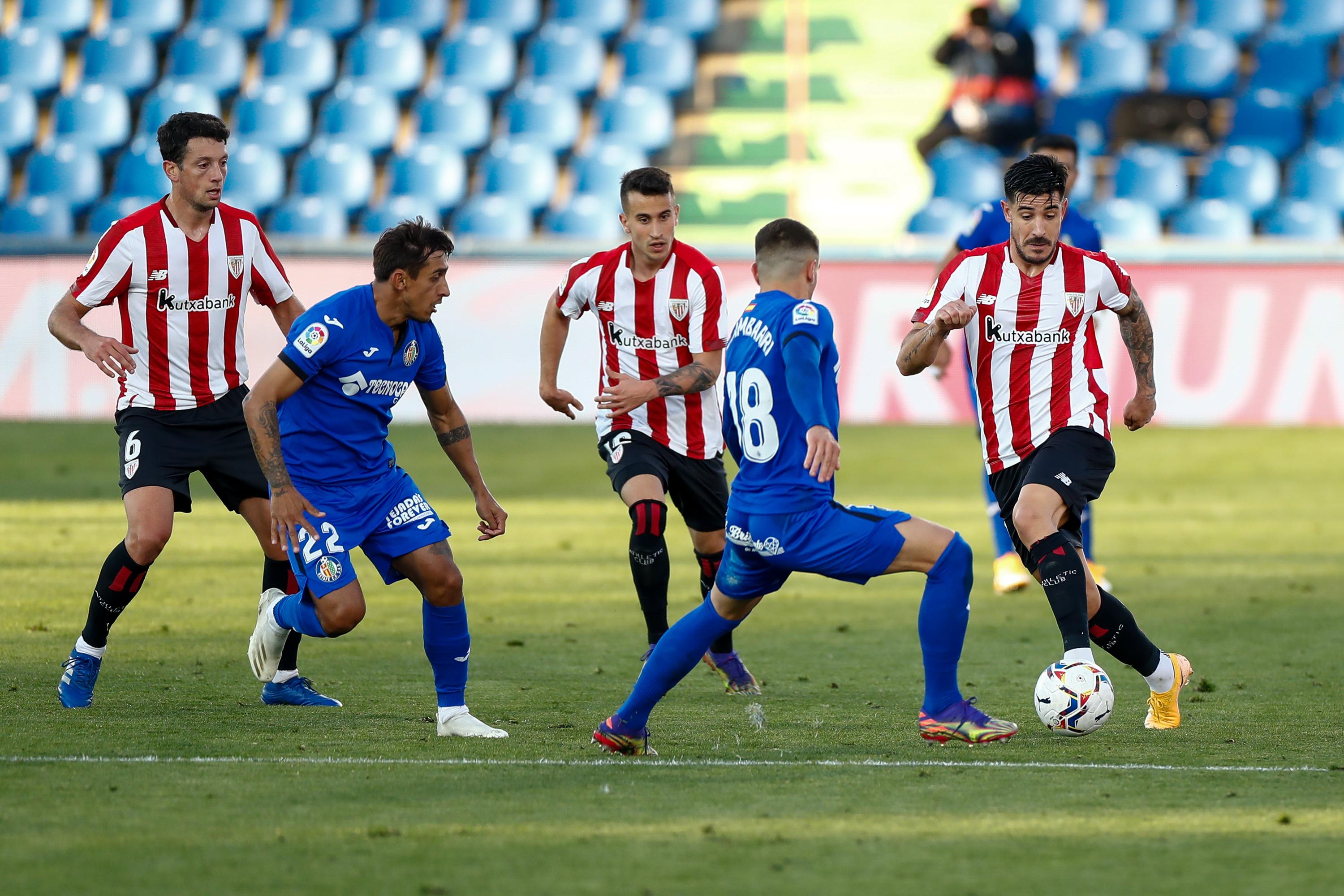 Futbolistas del Athletic y el Getafe durante un partido de LaLiga