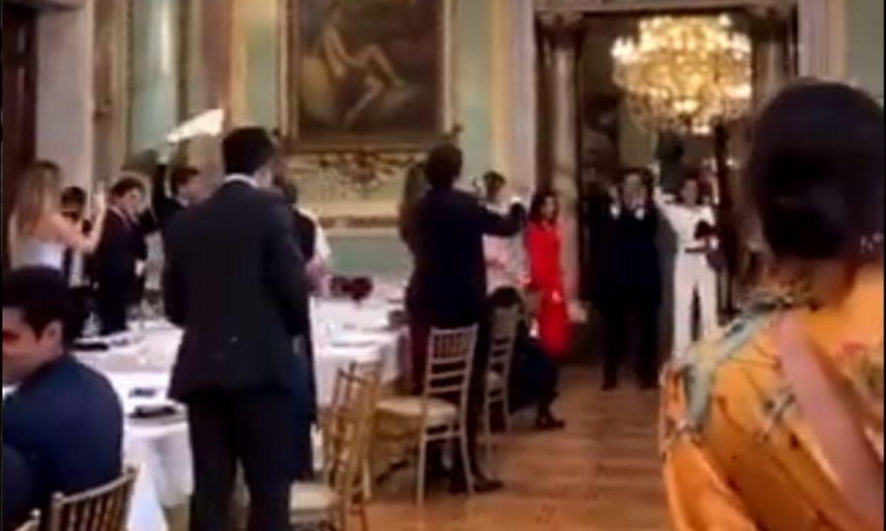 Captura de la polémica boda en el Casino de Madrid. Twitter. 