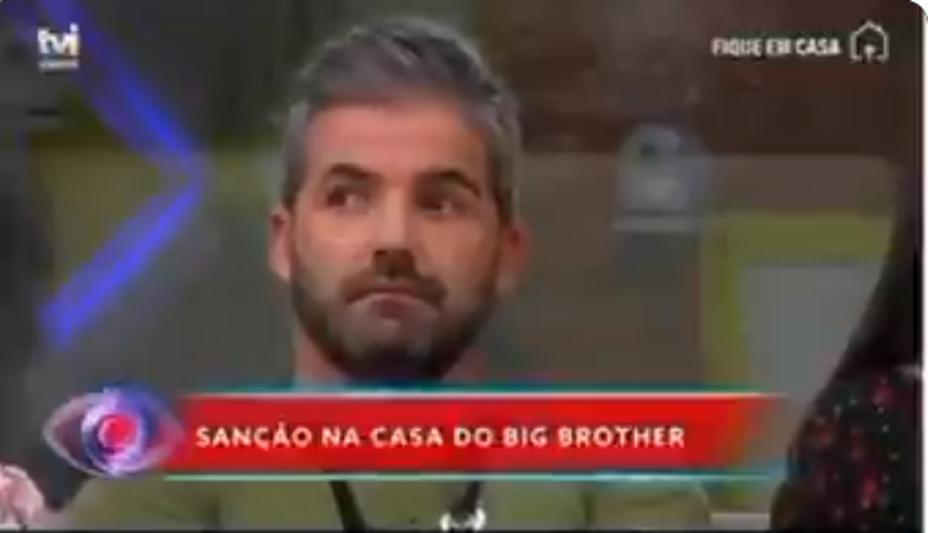Gran Hermano portugués sanciona a un concursante por hacer el saludo fascista.