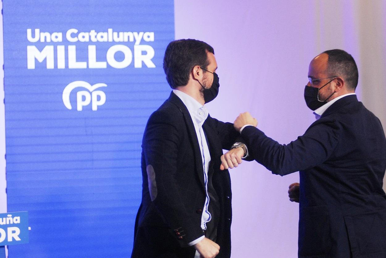 El presidente del Partido Popular, Pablo Casado (i) y el candidato del PP a las elecciones catalanas del 14F, Alejandro Fernández (d). EP