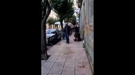 VÍDEO: Dos policías agreden brutalmente a un padre ante la mirada de su hija de 14 años en Linares. Fuente: Twitter.