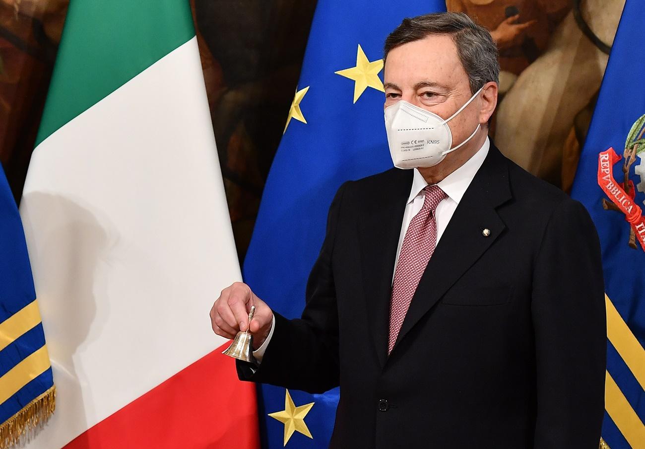 Mario Draghi jura su cargo como nuevo primer ministro de Italia