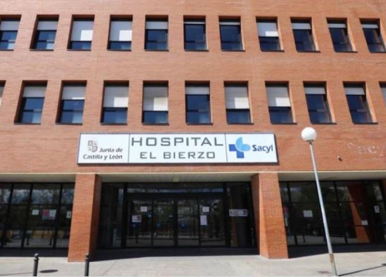 Denuncian los retrasos de cobros al personal que cubre bajas en el Hospital El Bierzo