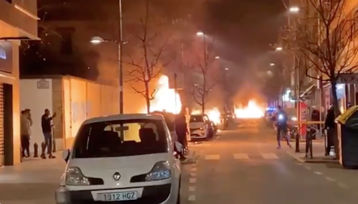 Captura de pantalla de los incidentes de Granada recogidos en una cuenta de Twitter.