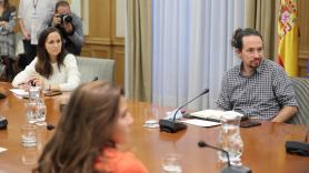 El vicepresidente segundo del Gobierno y ministro de Derechos Sociales y Agenda 2030, Pablo Iglesias, y la secretaria de Estado para la Agenda 2030 y secretaria de Coordinación Ejecutiva de Podemos, Ione Belarra
