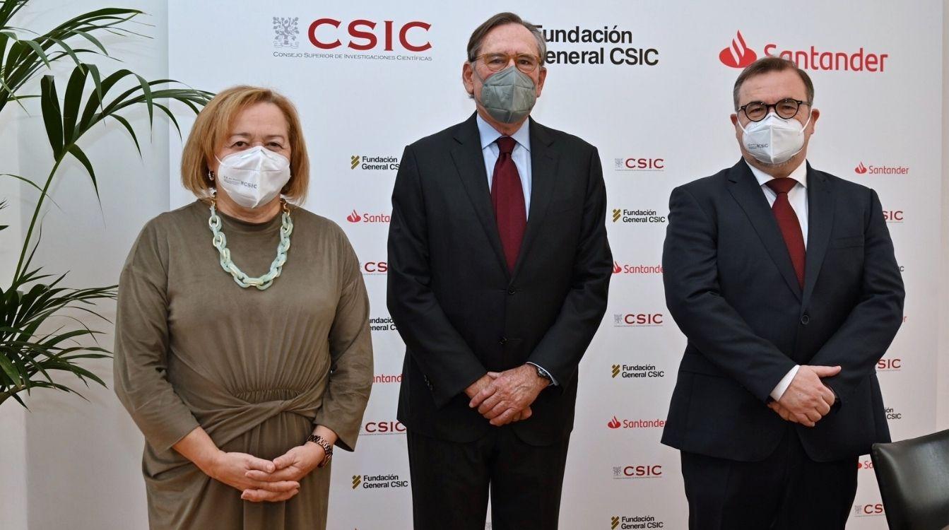 Santander respaldará con becas de entre 50.000 y 70.000 euros a jóvenes investigadores a través del programa ComFuturo de la Fundación General CSIC