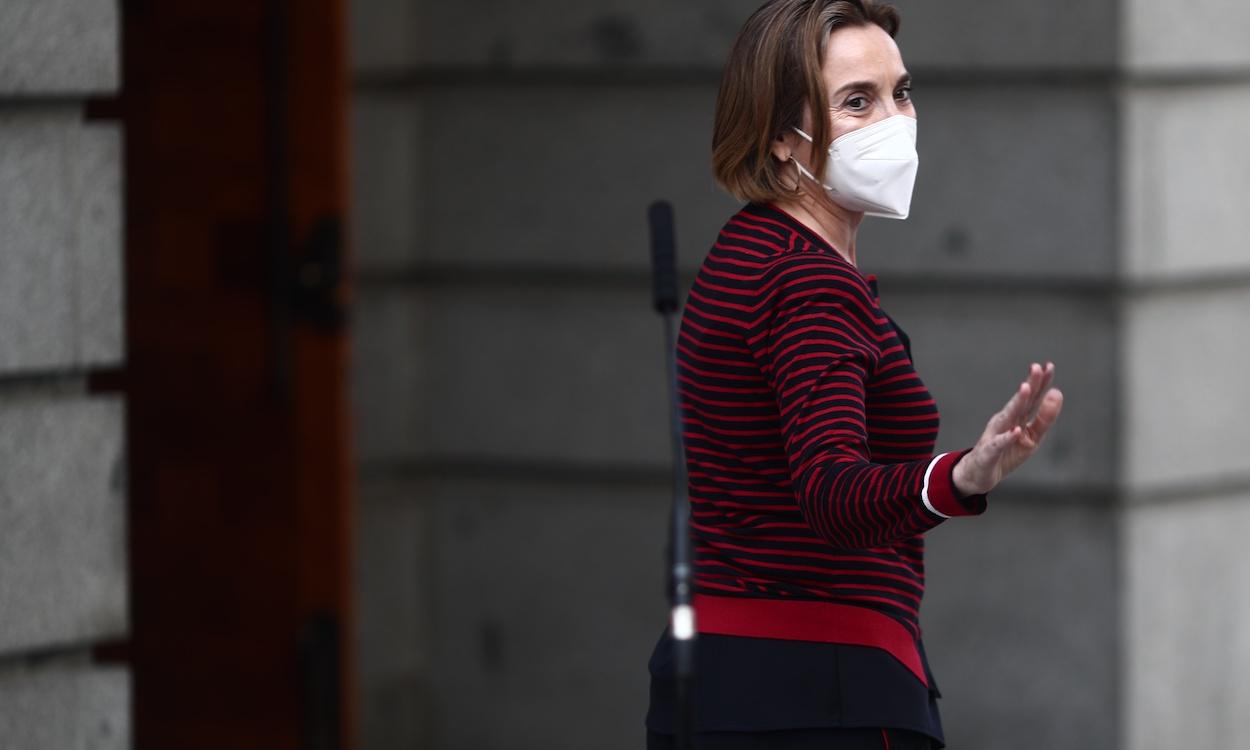 La portavoz del PP en el Congreso de los Diputados, Cuca Gamarra, al término de una rueda de prensa convocada en las inmediaciones del Congreso