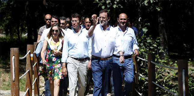 Rajoy llama al PP a trabajar "con mayor intensidad" antes de "recluirse" varios días en Doñana de vacaciones