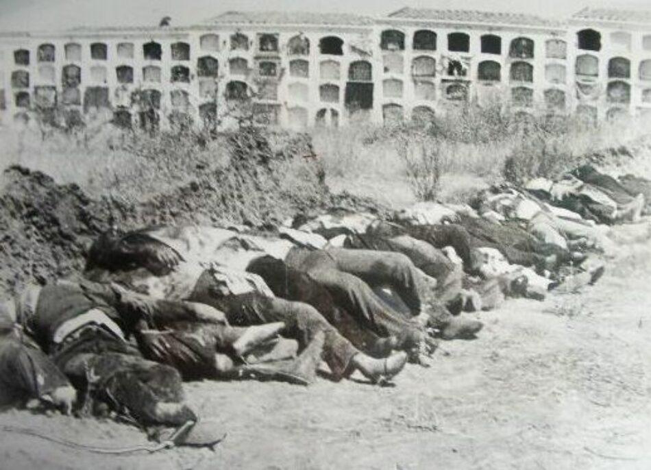 Imagen de fusilados por el ejército franquista en el cementerio de Badajoz