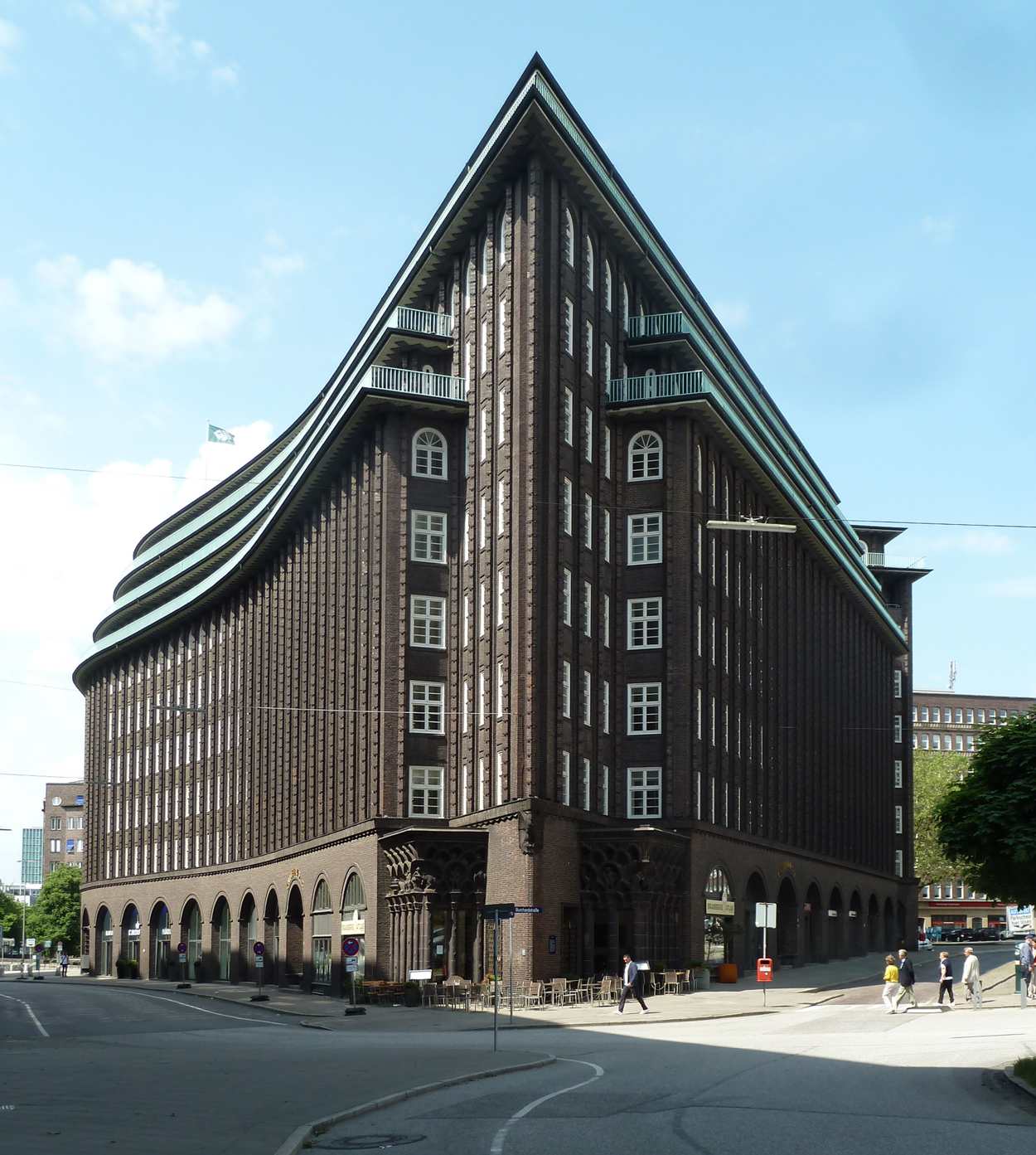 El edificio Chilehaus, de Fritiz Höger,  creó un estilo moderno de oficinas de ladrillo como nunca antes se había visto