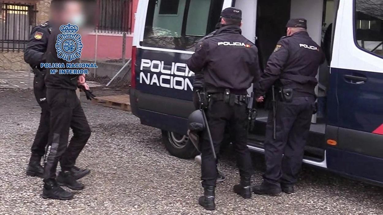 Agentes de la Policía Nacional en una operación. EP archivo