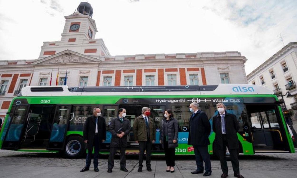 Acto de inauguración del autobús de hidrógeno. 