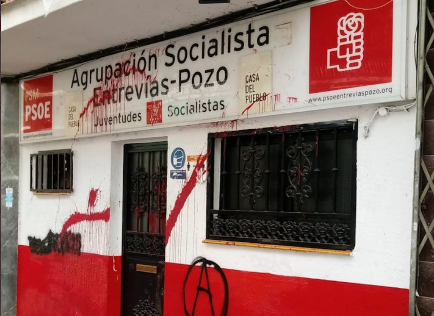 Ataques a una agrupación del PSOE. Twitter