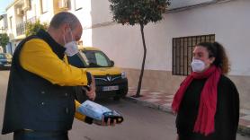 Todos los carteros rurales de Jaén van provistos con PDAs que permiten la conexión a los sistemas de Correos y el cobro de cantidades con tarjeta bancaria