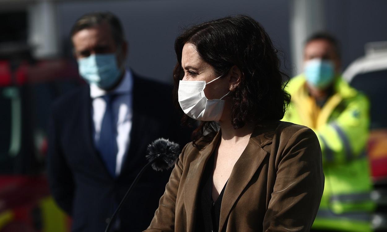 La presidenta de la Comunidad de Madrid, Isabel Díaz Ayuso, interviene en una rueda de prensa durante su visita a las instalaciones de la Agencia de Seguridad y Emergencias Madrid 112. EP