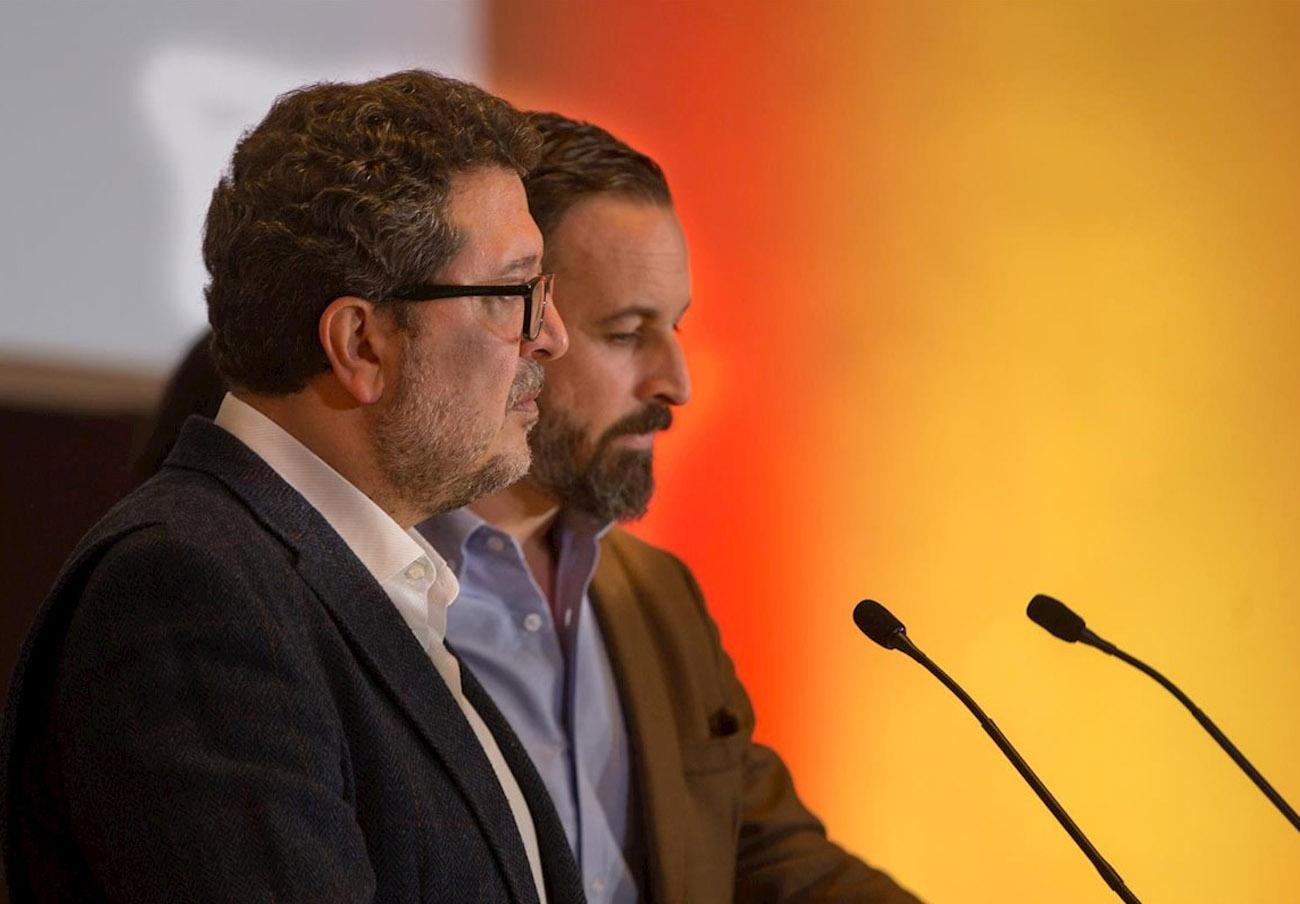 Francisco Serrano y el líder nacional de Vox, Santiago Abascal, en una imagen de archivo. EDUARDO BRIONES/EP
