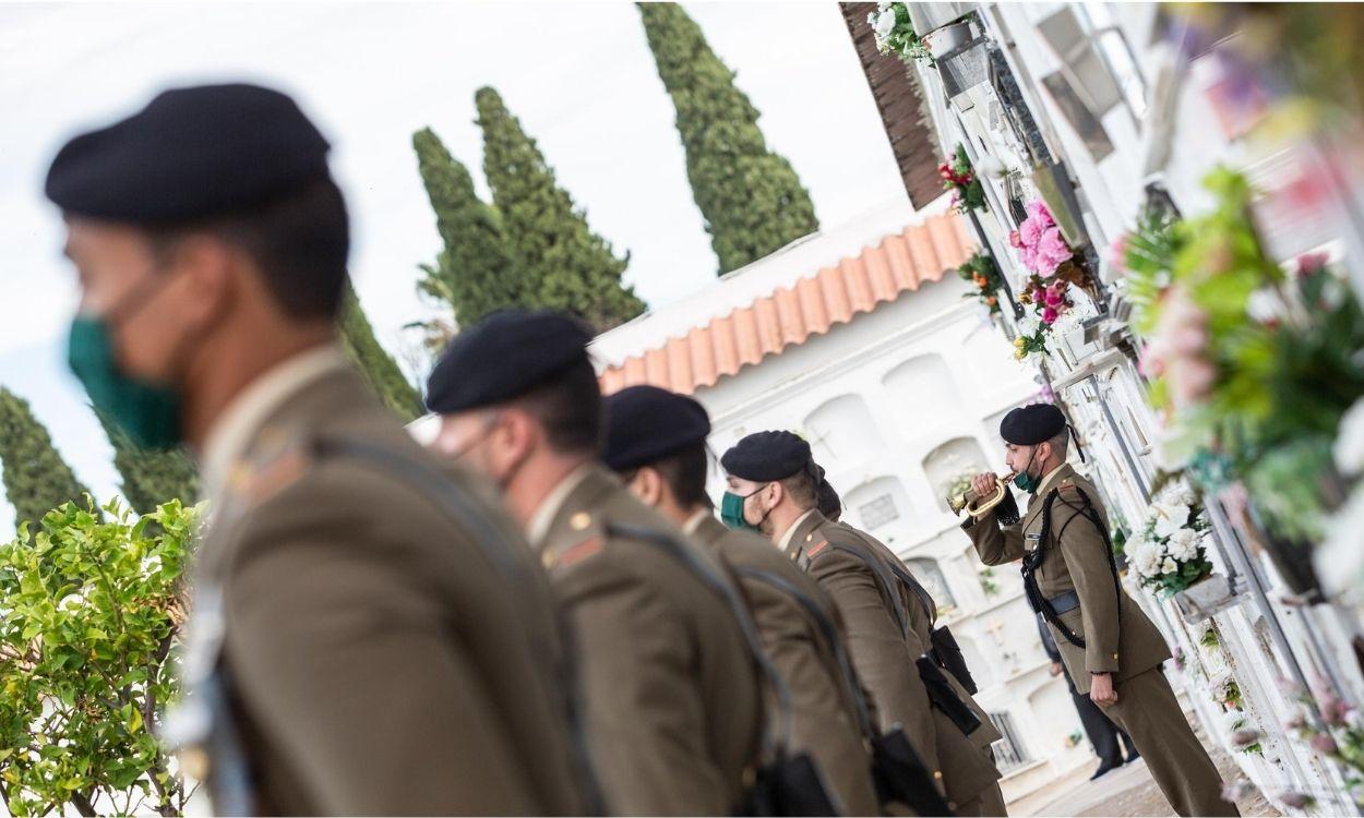 La Fiscalía archiva la causa sobre el chat de los militares al no apreciar delito de odio. EP