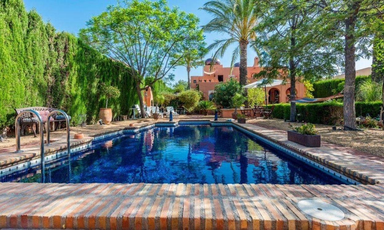 Piscina del Palacio árabe de Almería