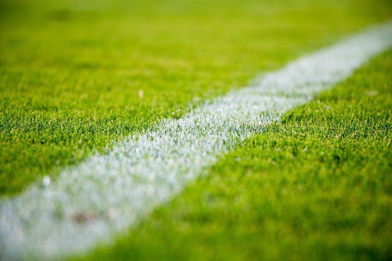Imagen de recurso de un campo de fútbol. Fuente: Pixabay.