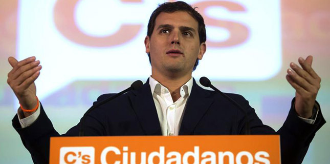 El discurso ultraconservador de la candidata de Rivera para Barcelona 'destiñe' su imagen de 'progre' 