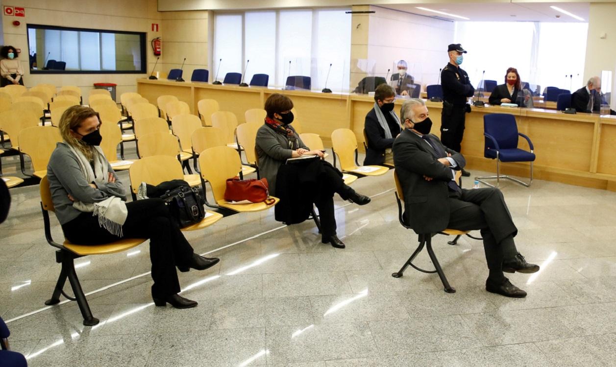 El extesorero del PP Luis Bárcenas durante el juicio por la presunta caja 'b' del PP. EP