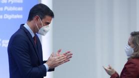 El presidente del Gobierno, Pedro Sánchez, y la ministra de Economía, Nadia Calviño. Fuente: Europa Press.