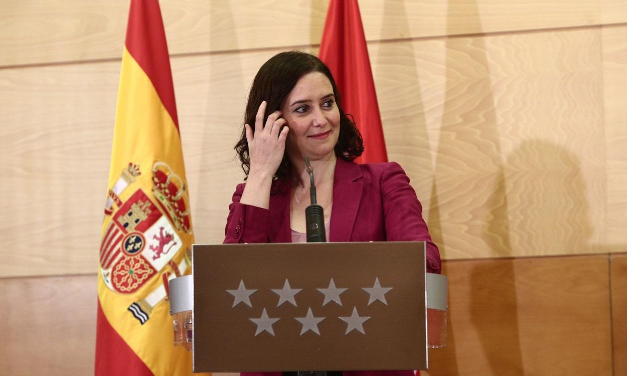 La presidenta de la Comunidad de Madrid, Isabel Díaz Ayuso, durante el acto de entrega del premio Sociedad Civil por parte de la Fundación Civismo. EP