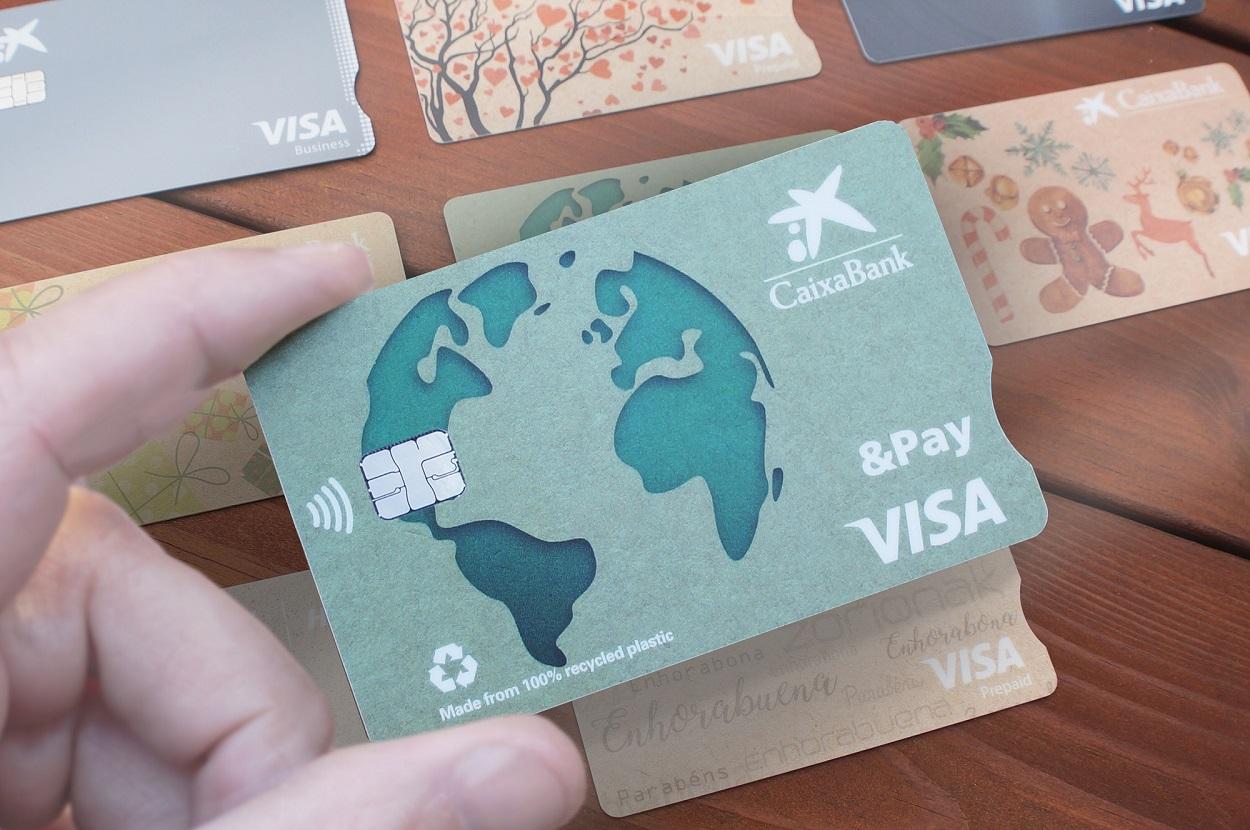 Tarjeta Visa & Pay reciclada de CaixaBank