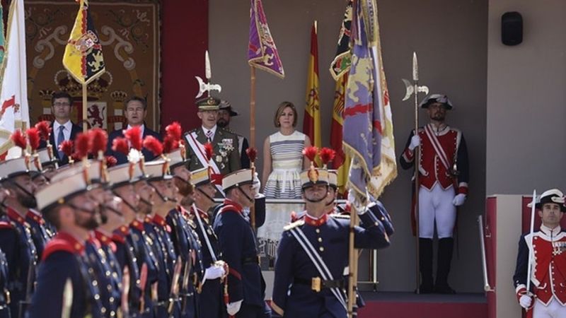 María Dolores de Cospedal en el desfile de las Fuerzas Armadas 2016. 