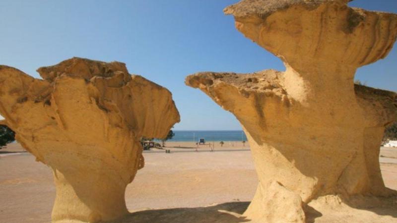 Erosiones o Gredas de Bolnuevo, fuente Bahía de Mazarrón 