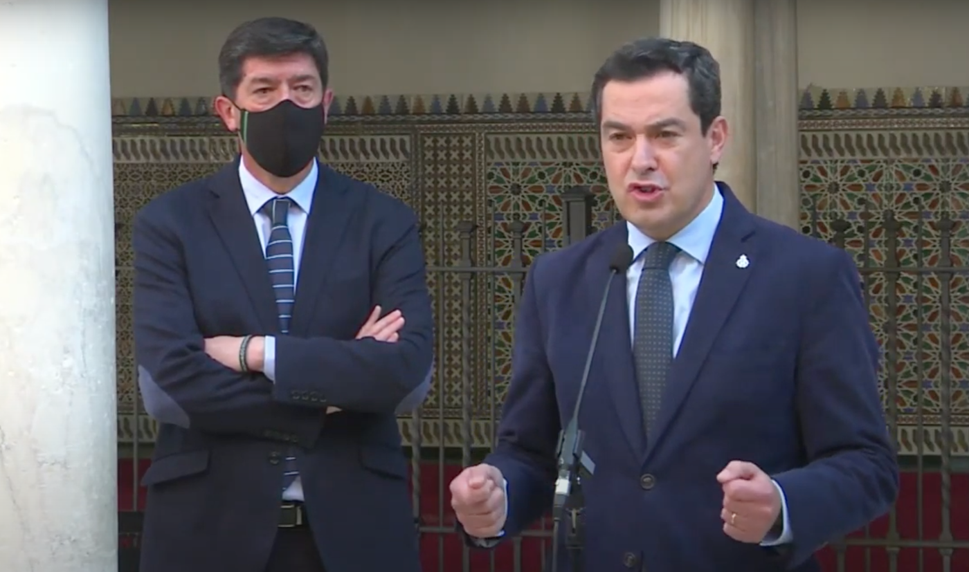 El presidente de la Junta de Andalucía y del PP A, Juanma Moreno, y el vicepresidente del Gobierno andaluz y líder regional de Ciudadanos (Cs), Juan Marín,
