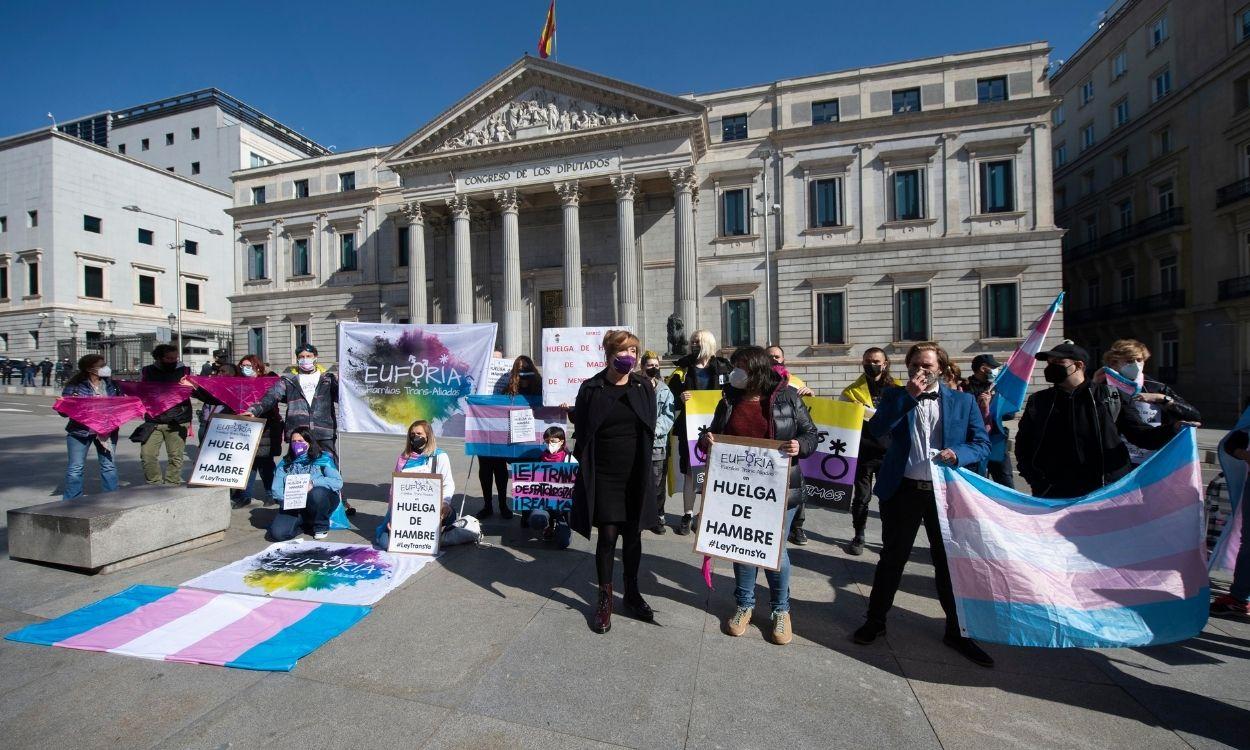 La Plataforma Trans anuncia una huelga de hambre si la 'Ley trans' no es registrada como Proposición de Ley. EP