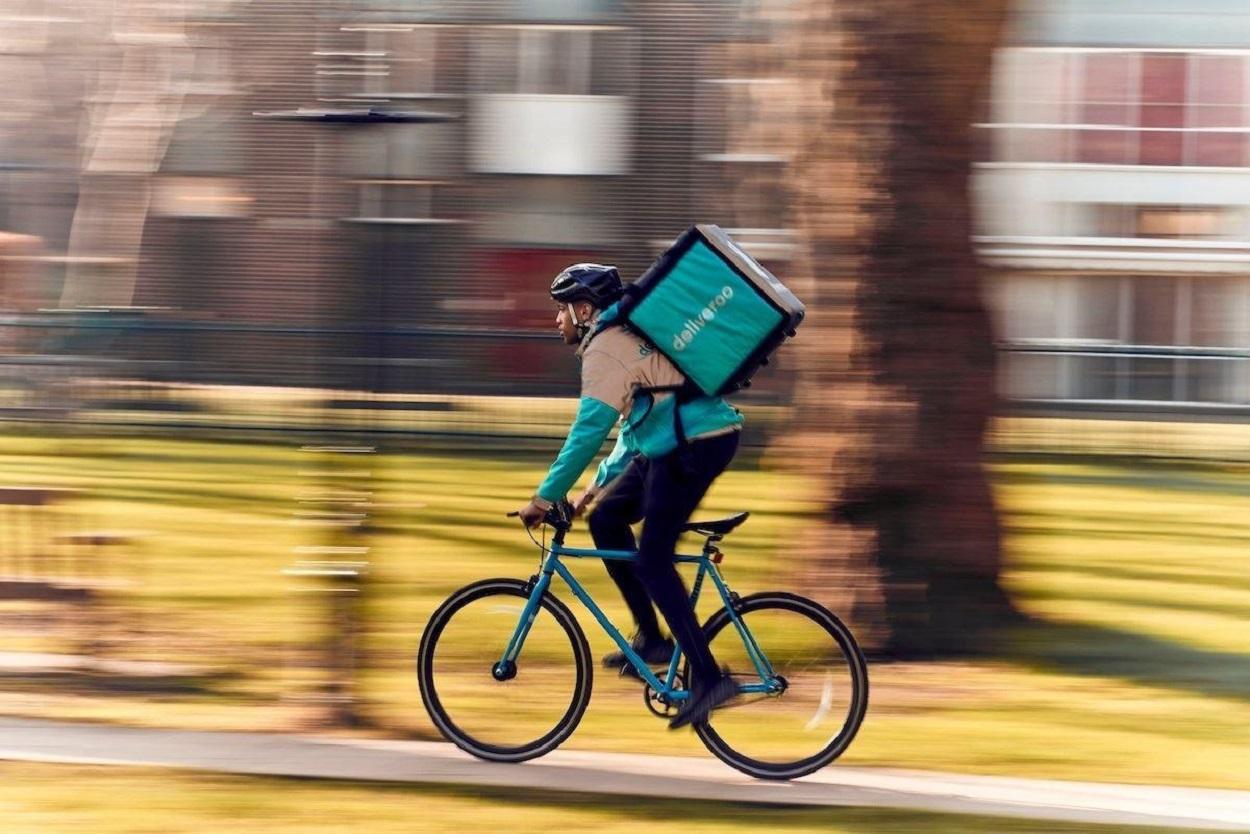 Un repartidor de Deliveroo. Europa Press