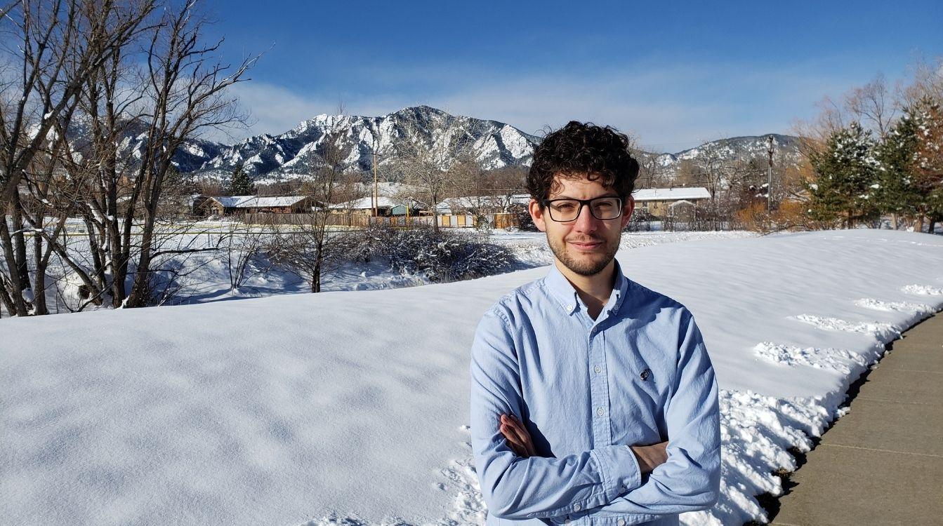 Un experimento de Álvaro Romero Calvo, que está realizando un doctorado en Ingeniería Aeroespacial en la Universidad de Colorado Boulder con una beca de la Fundación “la Caixa”, viajará al espacio. © Connor Nogales