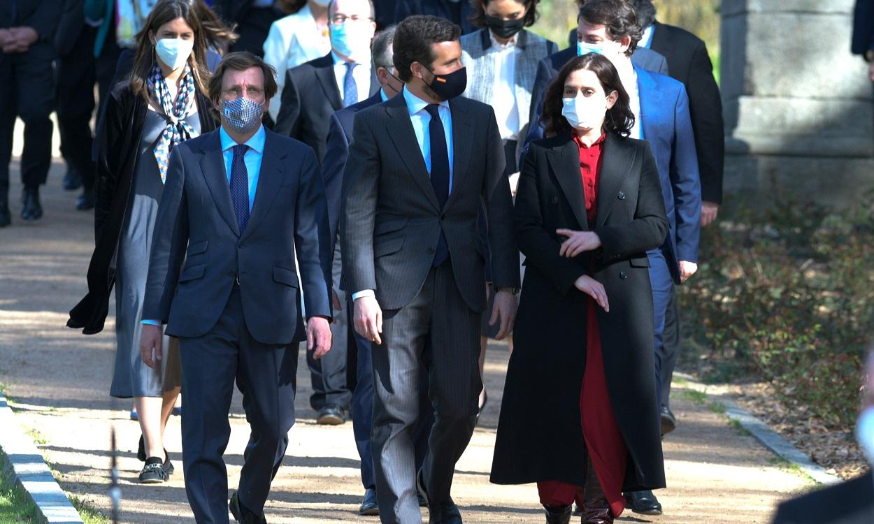 El alcalde de Madrid, José Luis Martínez-Almeida; el líder el PP, Pablo Casado; y la presidenta de la Comunidad de Madrid, Isabel Díaz Ayuso. EP