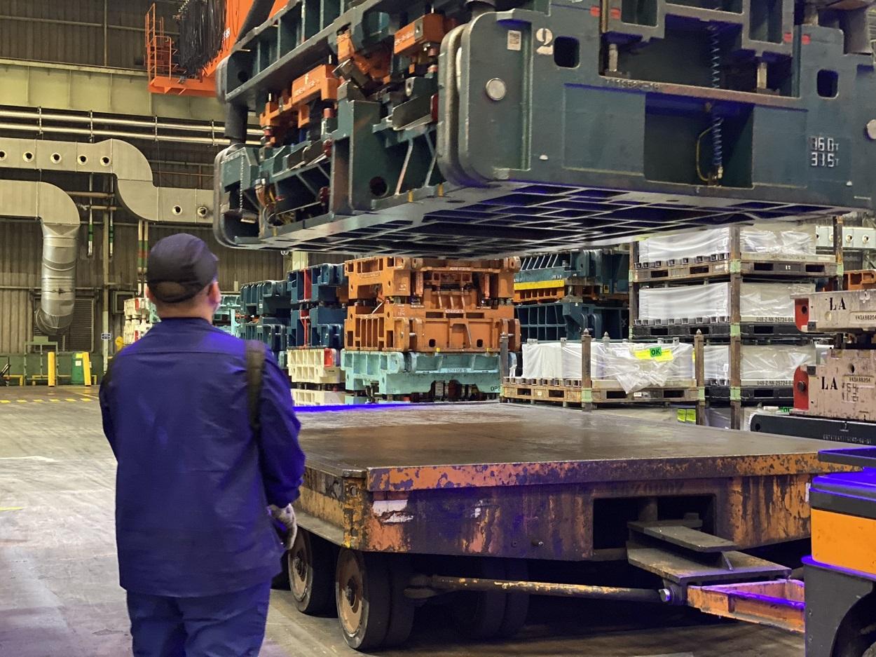 Un trabajador de la fábrica de Ford en Almussafes (Valencia). Europa Press