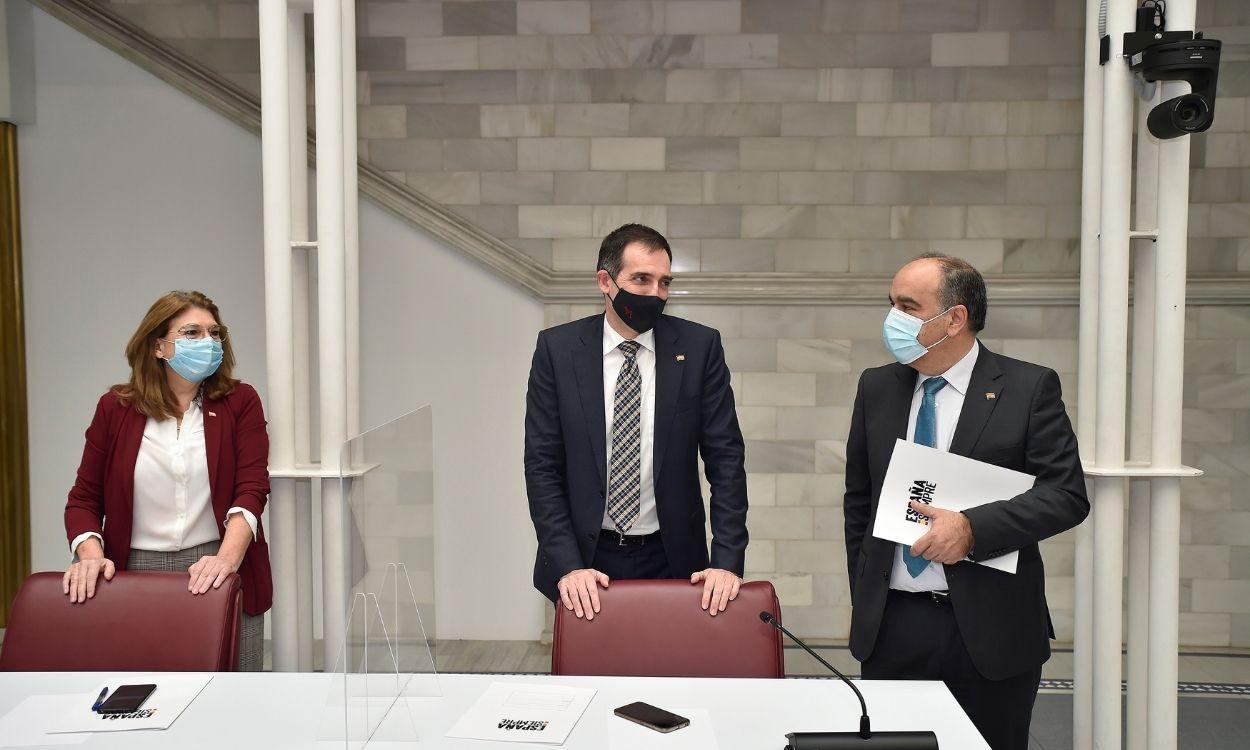 Mabel Campuzano, Juan José Liarte y Francisco Carrera, diputados del Grupo Parlamentario Vox en Murcia. EP