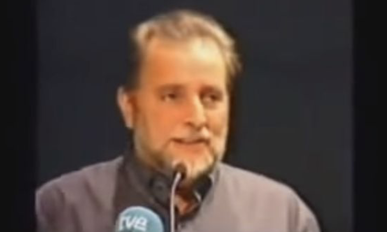Julio Anguita durante una conferencia