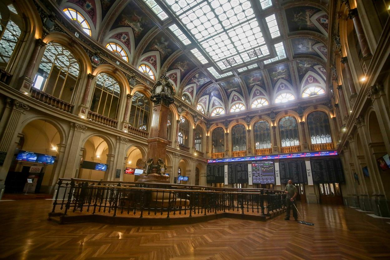 Paneles del Ibex en el Palacio de la Bolsa de Madrid. EP