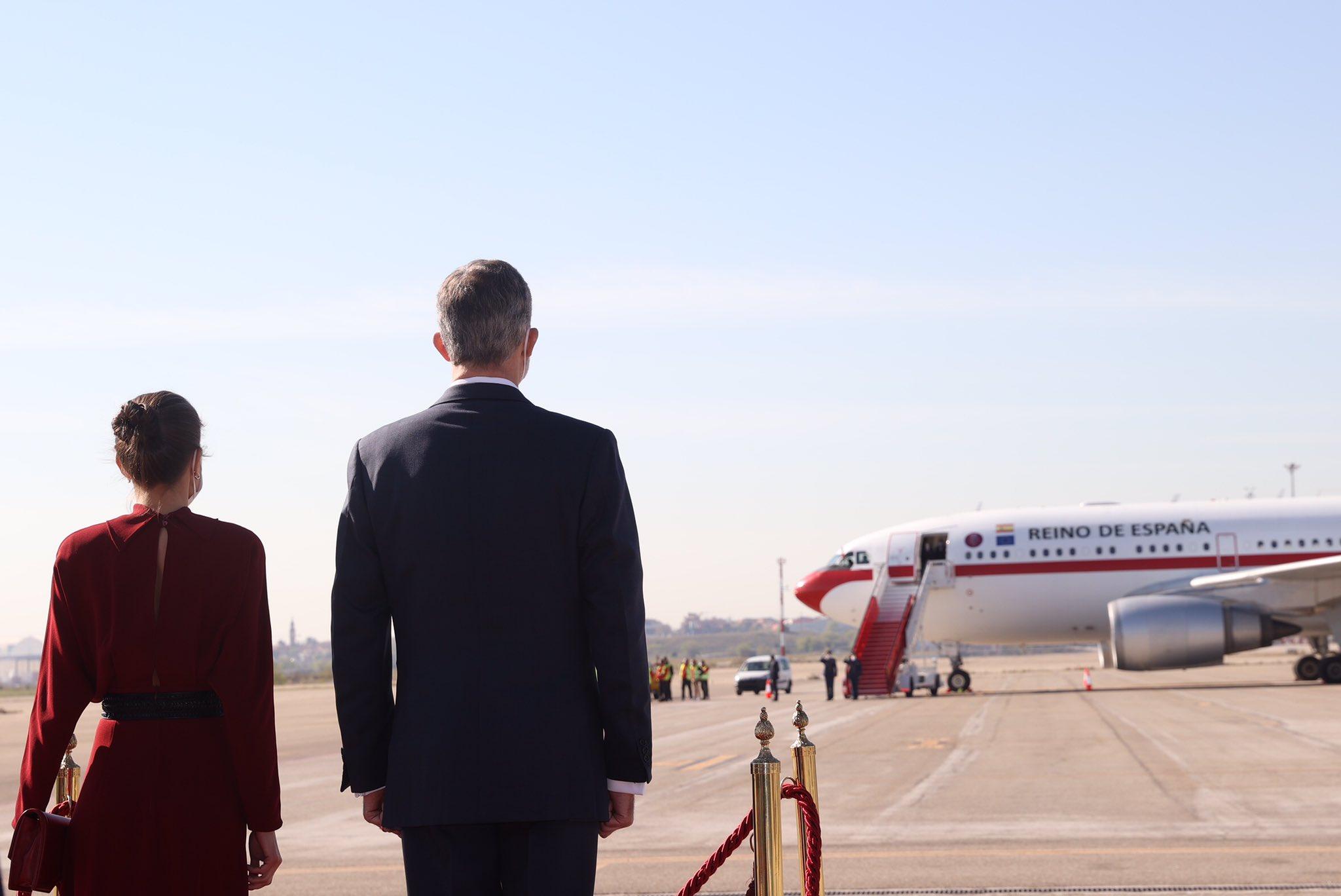 Los reyes de España, Felipe VI y Letizia, antes de viajar a Andorra. CASA REAL