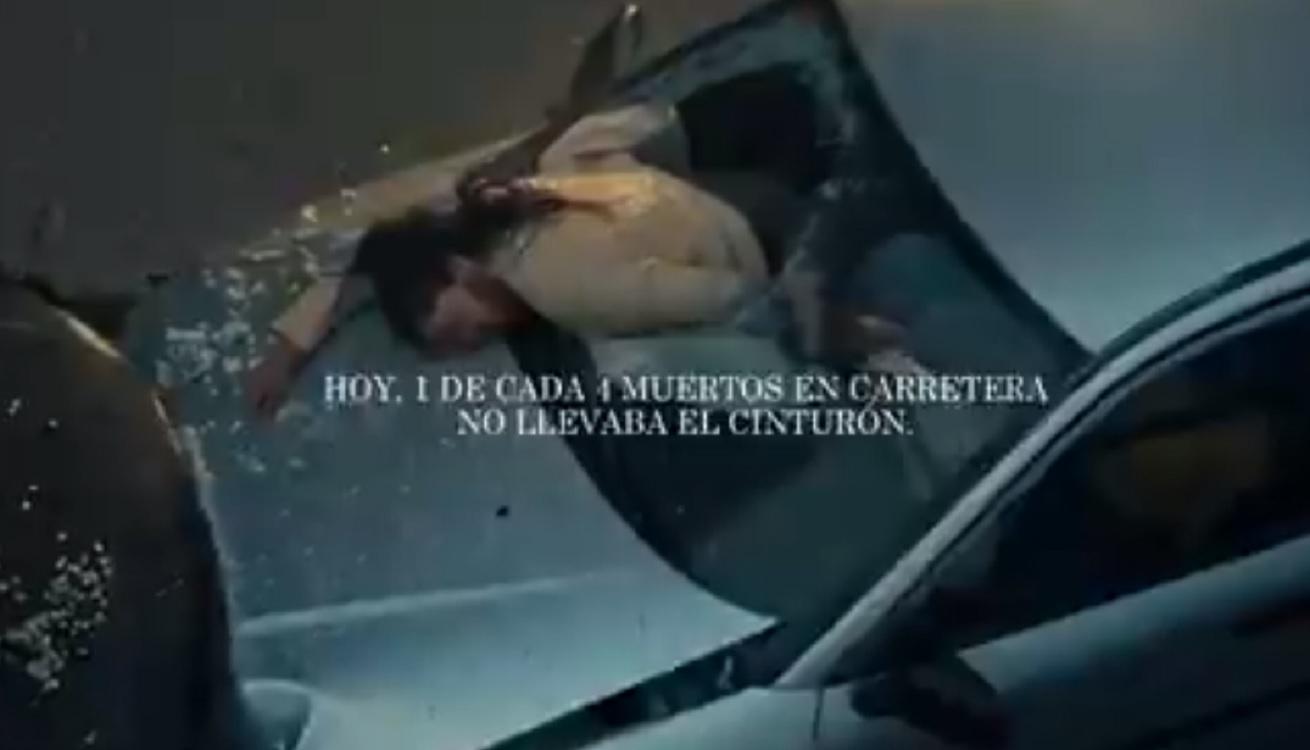 Imagen del vídeo de la DGT sobre el uso del cinturón de seguridad