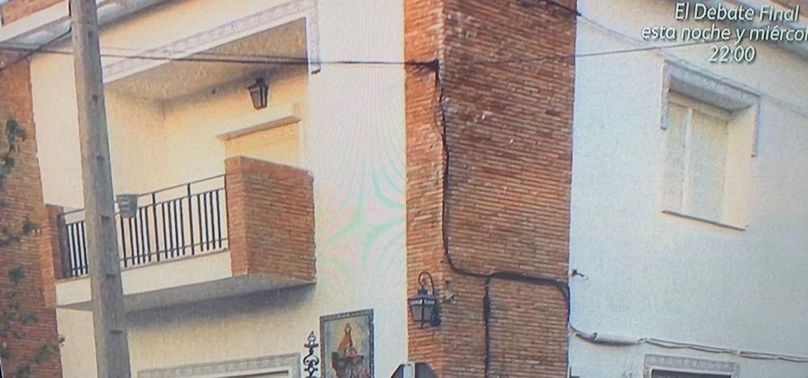 Ventana sin rejas de la vivienda de Chipiona de Carrasco