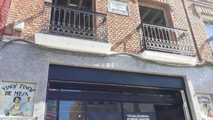 Fachada del local donde se descubrieron las antiguas cerámicas en Vallecas. Fuente Marta Alberca. Fachada del local donde se descubrieron las antiguas cerámicas en Vallecas. Fuente Marta Alberca.